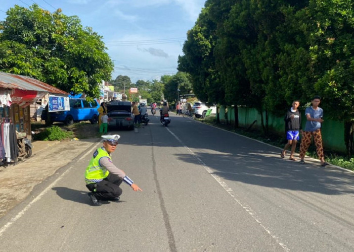 Diduga Sopir Ngantuk, Pickup Nyaris Tabrak Warung, Banting Setir Hantam Motor, 2 Tewas