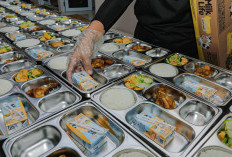 Puluhan Siswa Keracunan Makan Gratis di Cibinong, Sekolah Diliburkan, Kepsek Minta Program MBG Dievaluasi!