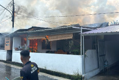 Akibat Ledakan Gardu Listrik,  Rumah Dinas Polisi di Komplek Pakri 6 Palembang Ludes Dilahap Si Jago Merah