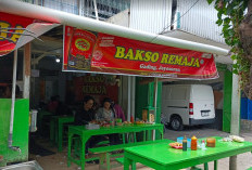 Viral! Warung Bakso Remaja Gading Solo Diduga Pakai Bahan Non Halal, Warga Langsung Datangi
