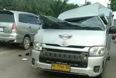 Hiace Hantam Truk di Jalan Palembang - Jambi, Empat Tewas Sopir Kabur