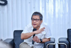 Isu Ijazah Jokowi Makin Panas, Rocky Gerung Sebut Bukan Roy Suryo CS yang Bikin Gaduh