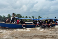 Yuk Ikuti Tradisi Stempel di Sungai Komering OKI: Nikmati Momen Lebaran Bersama Keluarga Dengan Naik Speedboat