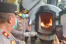 35 Kg Ganja dari Loket Bus AKAP di OKU Timur Dibakar Polisi