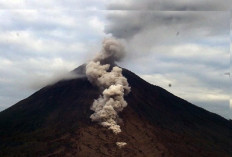 PVMBG: Gunung Semeru Kembali Erupsi, Kolom Letusan Capai 1.000 Meter di Atas Puncak, Masyarakat Diimbau Siaga!