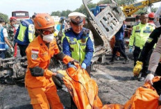 Innalillahi! Evakuasi 13 Jenazah Kecelakaan Maut Berasal dari Mobil Grand Max Terjadi di Tol Cikampek KM 58 