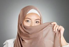 Bolehkah Wanita Muslimah Menggunakan Makeup Di Wajahnya? Yuk Simak!