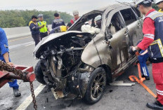 Kecelakaan Tol Indralaya - Prabumulih , Travel Penumpang Tabrak Belakang Truk, 6 Penumpang Luka-luka