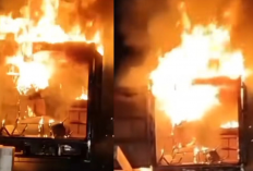 Truk JNE Terbakar di Tol Palembang, Ribuan Paket Hangus, Netizen : iPhone Aman?