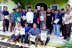 Cawako Palembang Yudha Pratomo Mahyuddin Bagikan Beras Semi Organik Kepada Ketua RW dan RT Se-Kelurahan Gandus