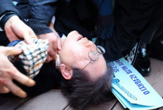Pemimpin Oposisi Korea Selatan Ditikam di Leher Saat  Konferensi Pers di Busan.