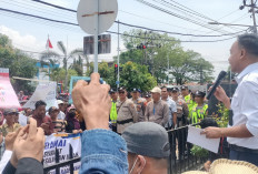 Diduga Gunakan Ijazah Palsu, Kepala Desa Dituntut  1,3 Tahun, Warganya Malah Minta Dibebaskan 