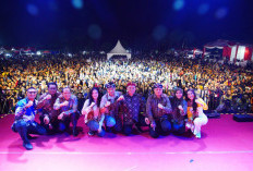 Tumpah Ruah!! Masyarakat Antusias Saksikan Festival Bali