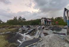 Tengah Malam Empat Ruang Kelas SMPN 6 Cengal Ludes Terbakar