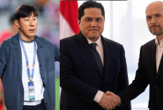 Netizen Heboh Kabar Pemecatan Shin Tae-yong, Beredar Foto Erick Thohir Salaman dengan Erik ten Hag