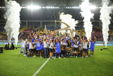 Arema FC Tegaskan Jadi Raja Turnamen! Koleksi 4 Trofi di Piala Presiden dan 2 Trofi Copa Indonesia
