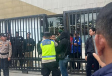 Heboh! Demo Mahasiswa DPRD Sumsel 1 September: Pria Bawa Pisau Diamankan Polisi