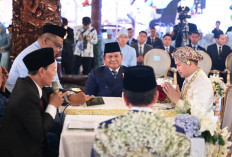 Pernikahan Sespri Presiden Jadi Sorotan: Prabowo dan Jokowi Duduk Bersama Jadi Saksi! 