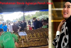 Gerimis dan Tangis Iringi Pemakaman Stevie Agnecya, Permintaan Sang Anak Bikin Pengantar Pilu dan Terenyuh..