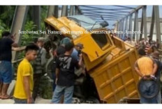 Menegangkan! Jembatan Sei Batang Serangan di Sumatera Utara Ambruk, Akses Jalan Putus, Warga Terjebak...