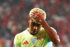  Ngak Bisa Bawa Yamal ke Newcastle, Pelatih Barca Mencak-Mencak 