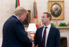 Mark Zuckerberg Bertemu Donald Trump, Makan Malam di Resor Mewah. Bahas Apa?