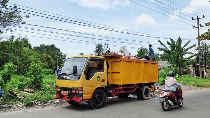 Atasi Lonjakan Sampah, Perkim Siagakan Satu Unit Truk Sampah