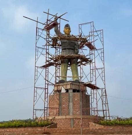 Patung Raksasa Bung Karno Jadi Polemik Warganet Bikin Pemerintah Turun Tangan Untuk Perbaikan
