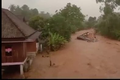 Bupati OKU Selatan Langsung Intruksikan Jajaran Untuk Bersinergi Hadapi Banjir Bandang