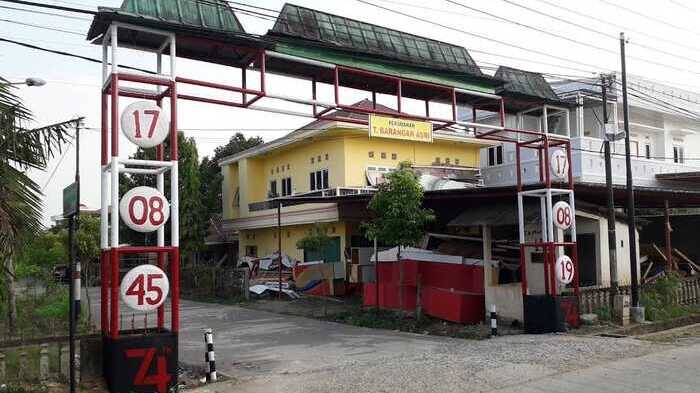 Densus 88 Geledah Rumah Terduga Teroris di Tanjung Barangan