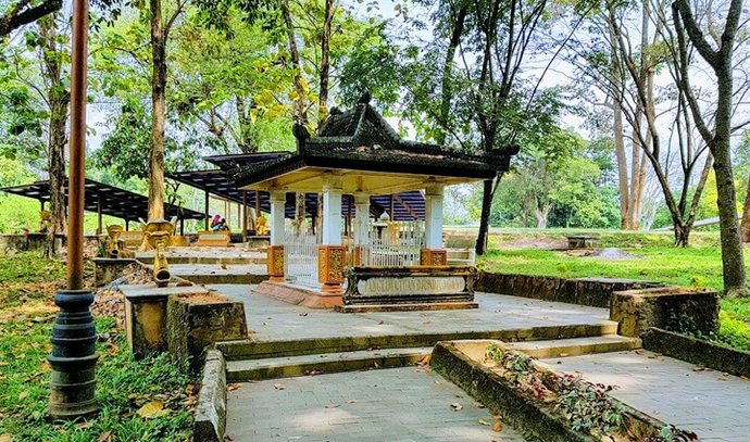 Bukit Siguntang, Wisata Sejarah Makam Raja Sriwijaya