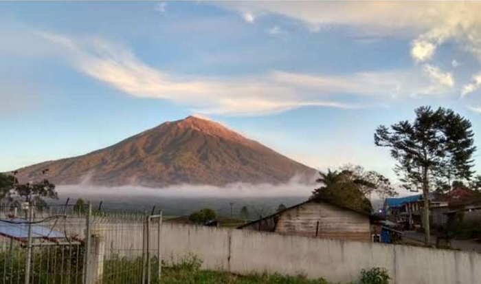 Horor! 9 Gunung Paling Mistis Di Pulau Sumatera, Pemberani Wajib Mendaki