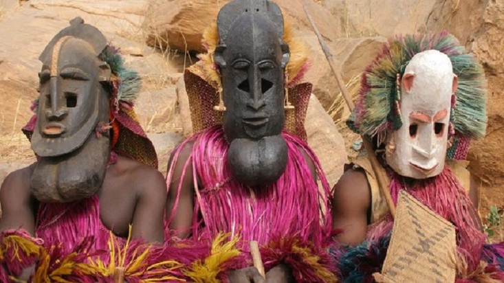 Yuk Kenalan Sama Suku Afrika Paling Misterius Bernama Suku Dogon Bertopeng